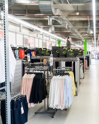 Lagerverkauf günstige Frauenkleider Chicorée